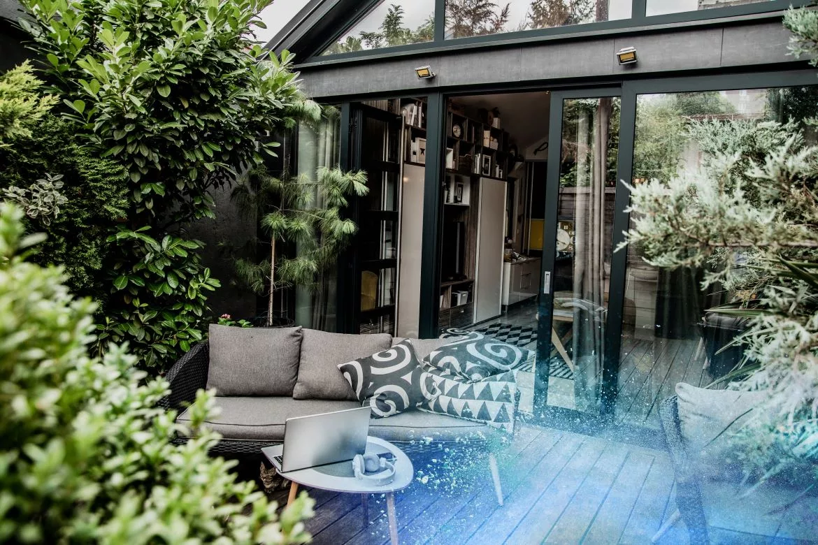 AkzoNobel Launches New Architectural Range of Ready-To-Ship Powder Coatings.jpg