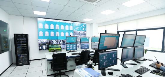 Dan-Ban-Control-Room-(wide-angle).jpg