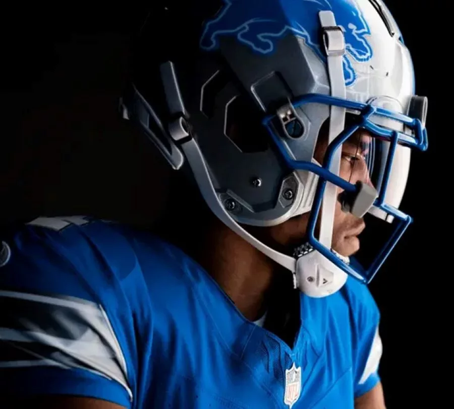 Detroit-Lion-helmetLR-1.jpg