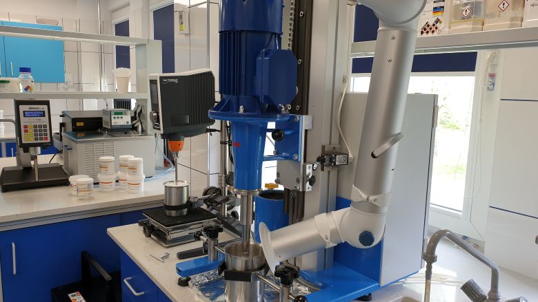 Lab-scale-dispersing-and-grinding-station-in-the-Spektrochem-lab