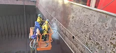 High-pressure hyrdojet preparation of a bulk carrier’s hold.