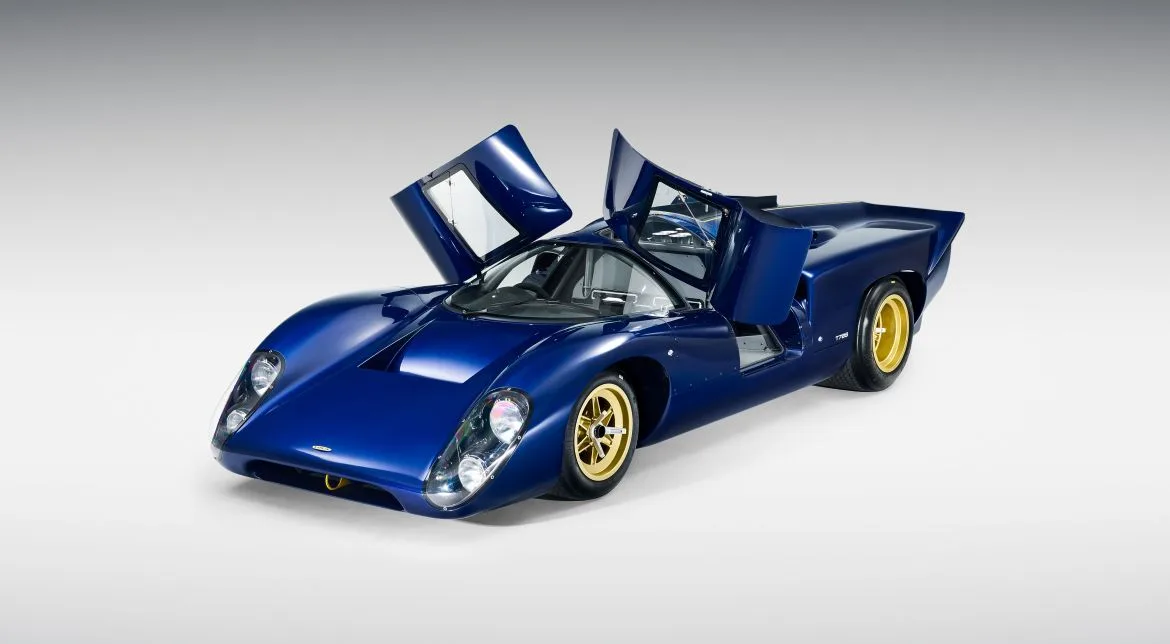 Lola T70S