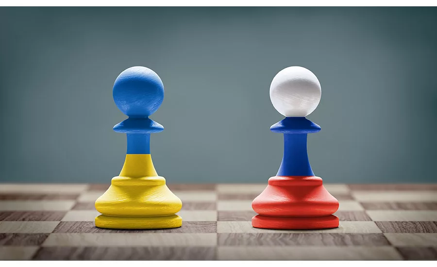 Ukraine and Russia chess pieces