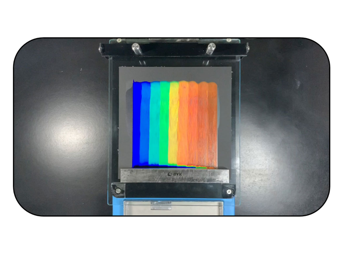 Watch: Demonstration of structural color co-polymer mixing to create intermediate colors