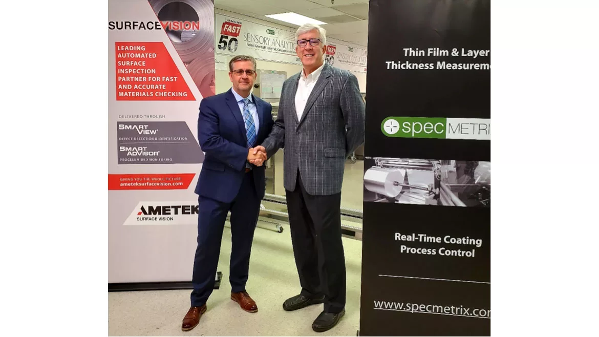 Photo of signing of agreement between Amtek and Sensory Analytics